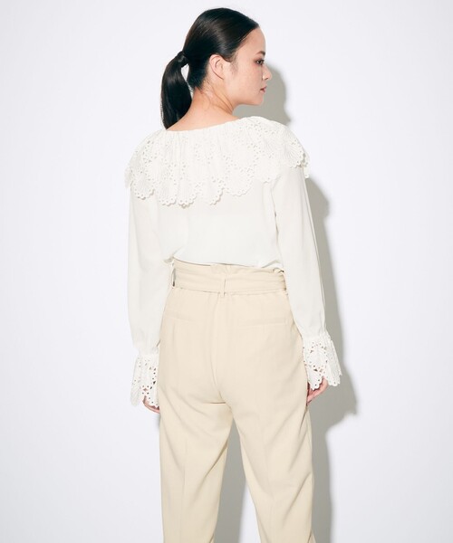 Diagram(ダイアグラム)の「シェル刺繍ブラウス(シャツ/ブラウス・レディース・ブラック/キナリ・36)」の11枚目の写真