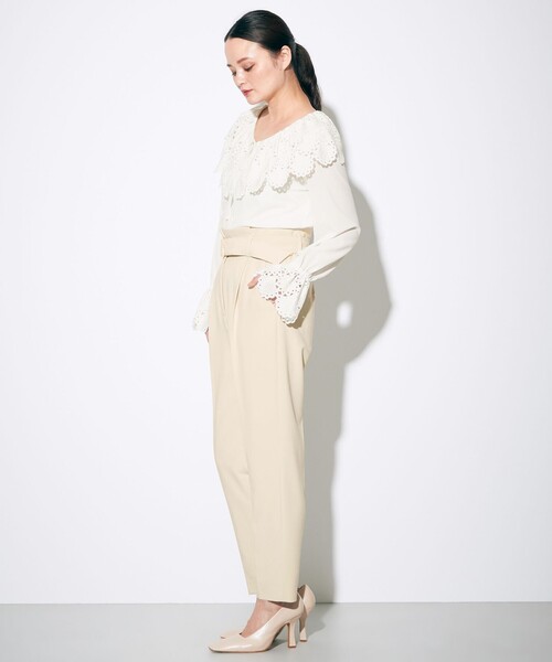 Diagram(ダイアグラム)の「シェル刺繍ブラウス(シャツ/ブラウス・レディース・ブラック/キナリ・36)」の4枚目の写真