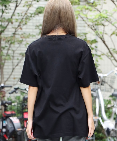 ROOPTOKYO(ループトウキョウ)の「BILLIE EILISH/ビリーアイリッシュ Happier Than Album Cover Tシャツ グラフィックT フォトプリント(Tシャツ/カットソー・メンズ・ブラック・L/XL/M)」の2枚目の写真