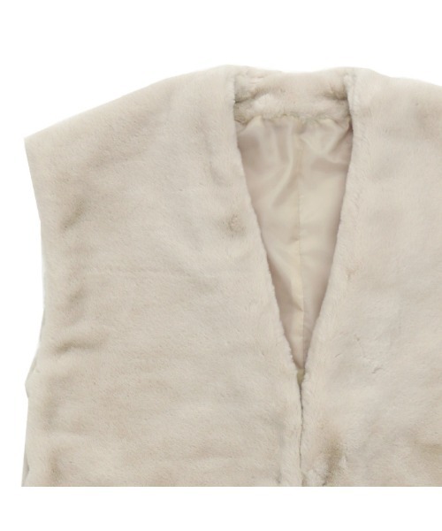 select MOCA（セレクトモカ）の「フェイクファーノーカラージレ