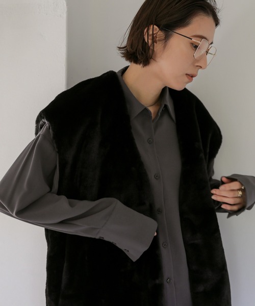 select MOCA（セレクトモカ）の「フェイクファーノーカラージレ