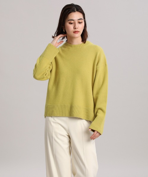 INED（イネド）の「ドロップショルダークルーニット（ニット/セーター・レディース・オフホワイト/その他/モカ/ネイビー/イエロー・9号）」の4枚目の写真