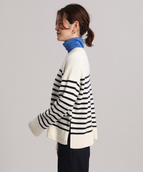 INED（イネド）の「ドロップショルダークルーニット（ニット/セーター・レディース・オフホワイト/その他/モカ/ネイビー/イエロー・9号）」の8枚目の写真