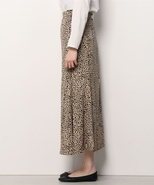 Per sist ence（パーシエンス）の「Per sist ence/パーシエンス　レオパードプリントマーメイドスカート（スカート・レディース・ベージュ・FREE）」の2枚目の写真