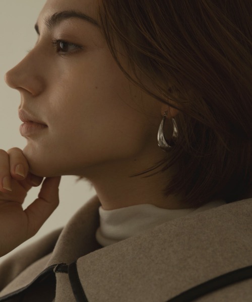 marjour（マージュール）の「[SURGICAL]DROP HOOP PIERCE（ピアス（両耳用）・レディース・シルバー/ゴールド・FREE）」の5枚目の写真