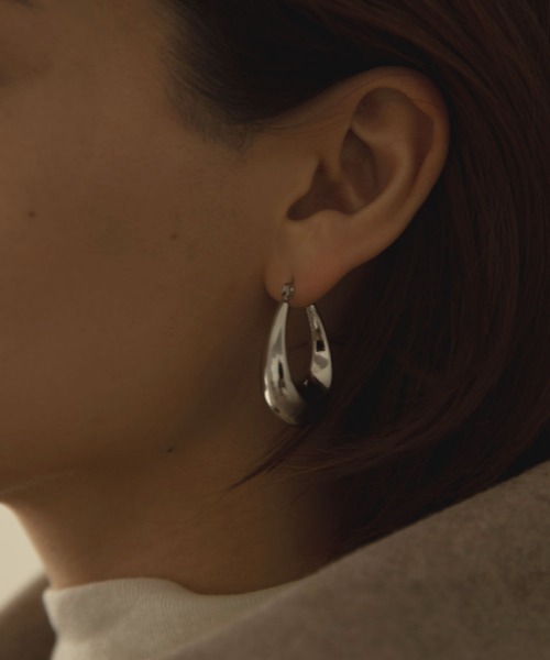 marjour（マージュール）の「[SURGICAL]DROP HOOP PIERCE（ピアス（両耳用）・レディース・シルバー/ゴールド・FREE）」の11枚目の写真