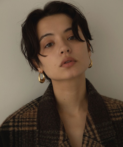 marjour（マージュール）の「[SURGICAL]DROP HOOP PIERCE（ピアス（両耳用）・レディース・シルバー/ゴールド・FREE）」の3枚目の写真