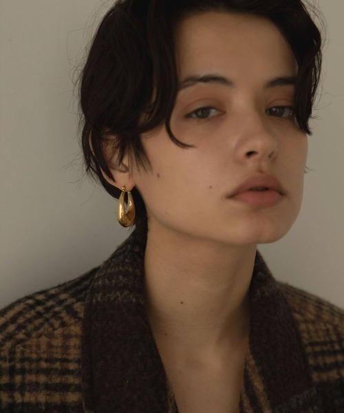 marjour（マージュール）の「[SURGICAL]DROP HOOP PIERCE（ピアス（両耳用）・レディース・シルバー/ゴールド・FREE）」の4枚目の写真