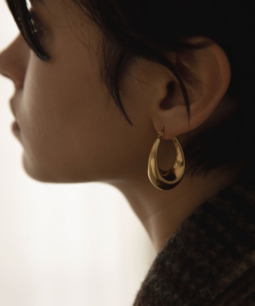 marjour（マージュール）の「[SURGICAL]DROP HOOP PIERCE（ピアス（両耳用）・レディース・シルバー/ゴールド・FREE）」の12枚目の写真