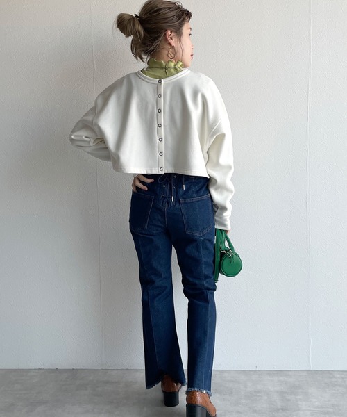 w closet（ダブルクローゼット）の「スウェットクルーネックカーディガン（カーディガン/ボレロ・レディース・ライム/グリーン/アイボリー/スミクロ/オレンジ系・FREE）」の16枚目の写真