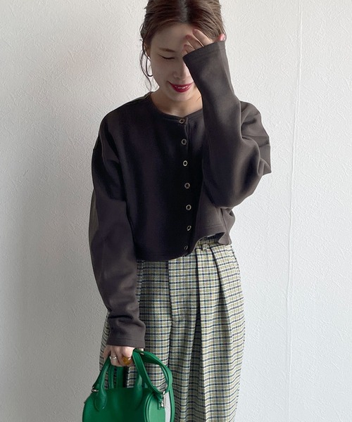 w closet（ダブルクローゼット）の「スウェットクルーネックカーディガン（カーディガン/ボレロ・レディース・ライム/グリーン/アイボリー/スミクロ/オレンジ系・FREE）」の14枚目の写真