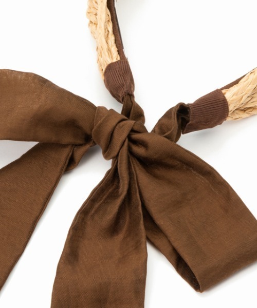 Casselini（キャセリーニ）の「LE VERNIS(ル・ベルニ)雑材リボンカチューシャ NEW（カチューシャ・レディース・ブラック/ブラウン・FREE）」の4枚目の写真