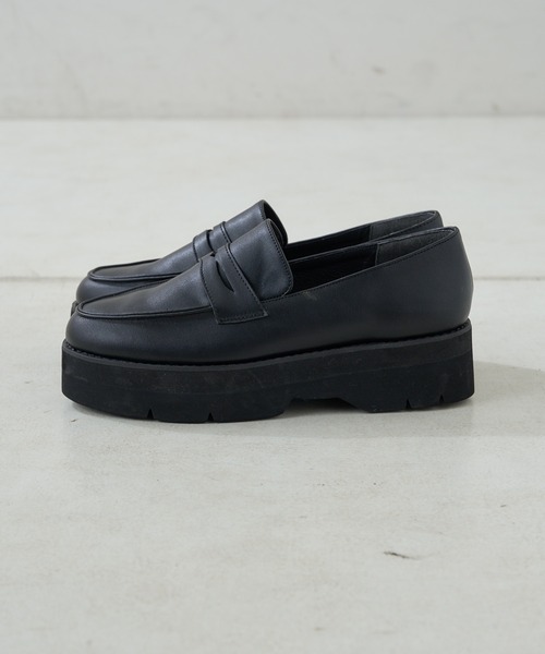 Chico（チコ）の「厚底コインローファー（ローファー・レディース・ブラック/ライトベージュ・SMALL/MEDIUM/LARGE）」の12枚目の写真