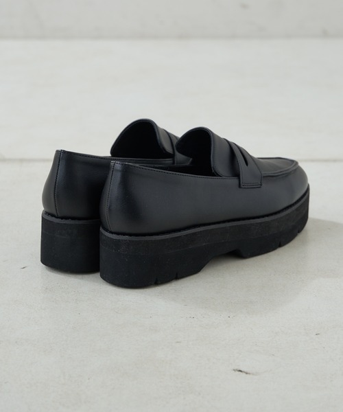 Chico（チコ）の「厚底コインローファー（ローファー・レディース・ブラック/ライトベージュ・SMALL/MEDIUM/LARGE）」の11枚目の写真