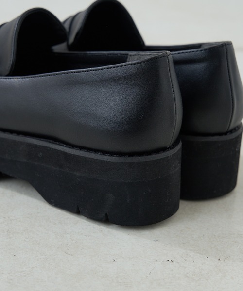Chico（チコ）の「厚底コインローファー（ローファー・レディース・ブラック/ライトベージュ・SMALL/MEDIUM/LARGE）」の14枚目の写真