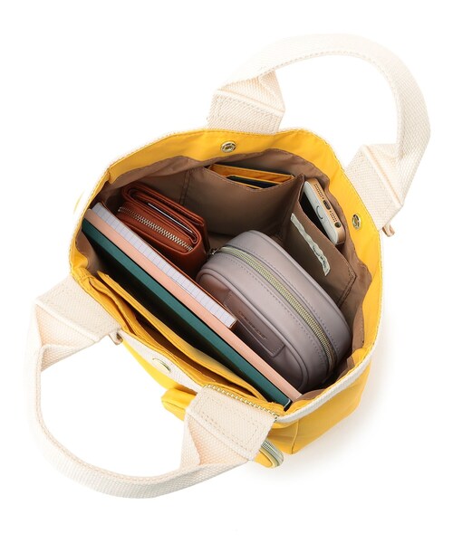 SHOO・LA・RUE(シューラルー)の「◆【撥水】丸ポーチ付ナイロンミニトート(トートバッグ・レディース・ピンク系その他/ブラック/カーキ/イエロー・00)」の11枚目の写真