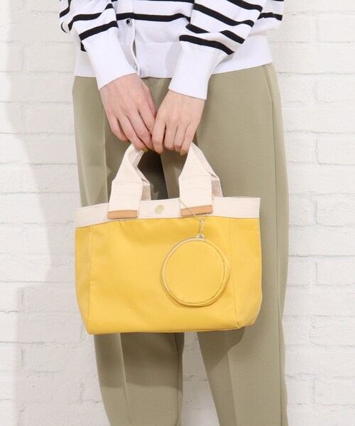 SHOO・LA・RUE(シューラルー)の「◆【撥水】丸ポーチ付ナイロンミニトート(トートバッグ・レディース・ピンク系その他/ブラック/カーキ/イエロー・00)」の17枚目の写真