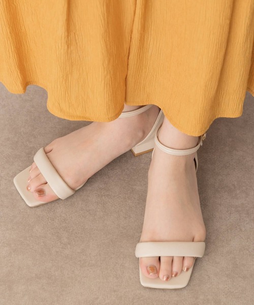 RODE SKO(ロデスコ)の「『MADE IN JAPAN』アンクルストラップサンダル(サンダル・レディース・アイボリー/ブラック・36/37/38)」の1枚目の写真