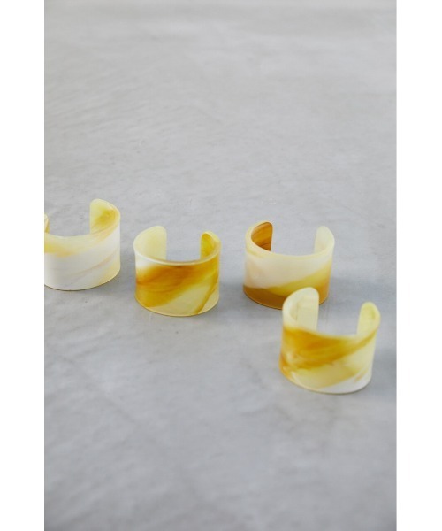 STYLEMIXER（スタイルミキサー）の「マーブルワイドバングル（バングル/リストバンド・レディース・ライトブラウン/ベージュ・FREE）」の6枚目の写真