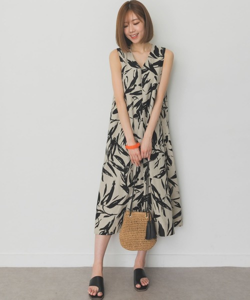 RODE SKO（ロデスコ）の「タッセル付ペーパーキンチャクバッグ（ショルダーバッグ・レディース・ベージュ/ブラウン系その他/ナチュラル・ONE）」の9枚目の写真