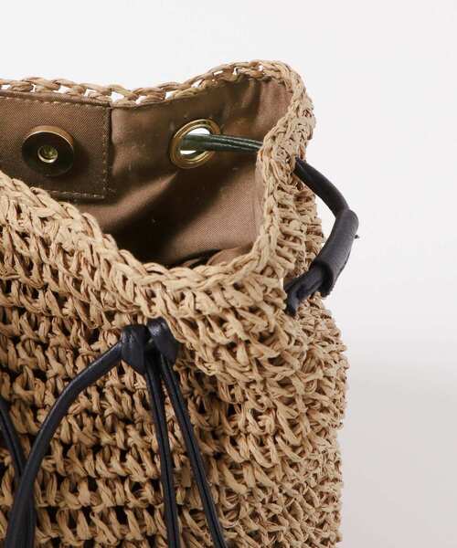 RODE SKO（ロデスコ）の「タッセル付ペーパーキンチャクバッグ（ショルダーバッグ・レディース・ベージュ/ブラウン系その他/ナチュラル・ONE）」の19枚目の写真