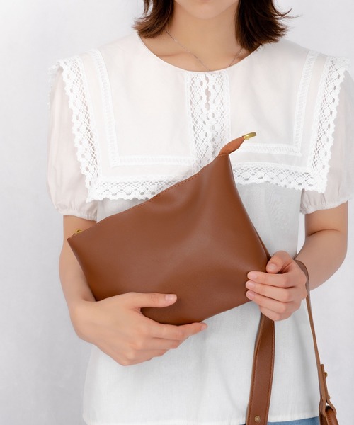 Loco Ocean(ロコオーシャン)の「2way バイカラーパイピング ショルダーカゴバッグ(ショルダーバッグ・レディース・ホワイト/ベージュ/ブラウン・ONE SIZE)」の15枚目の写真