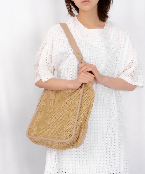 Loco Ocean(ロコオーシャン)の「2way バイカラーパイピング ショルダーカゴバッグ(ショルダーバッグ・レディース・ホワイト/ベージュ/ブラウン・ONE SIZE)」の13枚目の写真