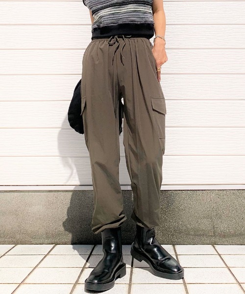 Q（キュー）の「カーゴジョガーパンツ（カーゴパンツ・レディース・ブラック/カーキ・MEDIUM）」の13枚目の写真