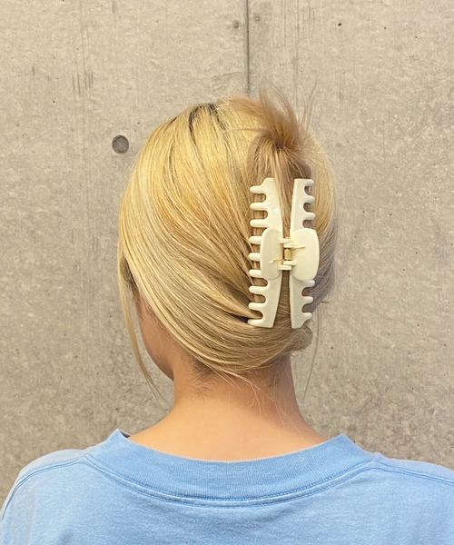 WEGO(ウィゴー)の「WEGO/BIGカラーバンスクリップ(バレッタ/ヘアクリップ・レディース・グリーン系その他/ピンク/オフホワイト/その他1・FREE)」の2枚目の写真