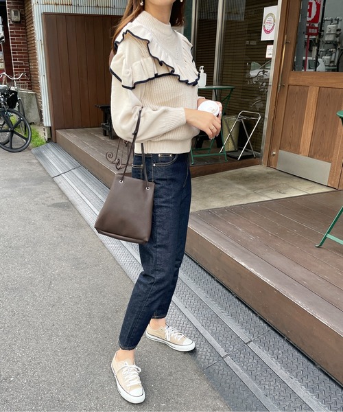 Meli rich（メリーリッチ）の「トレンドライクに。ヨークフリルバイカラーニット（ニット/セーター・レディース・ブラック/グリーン/アイボリー・MEDIUM）」の4枚目の写真