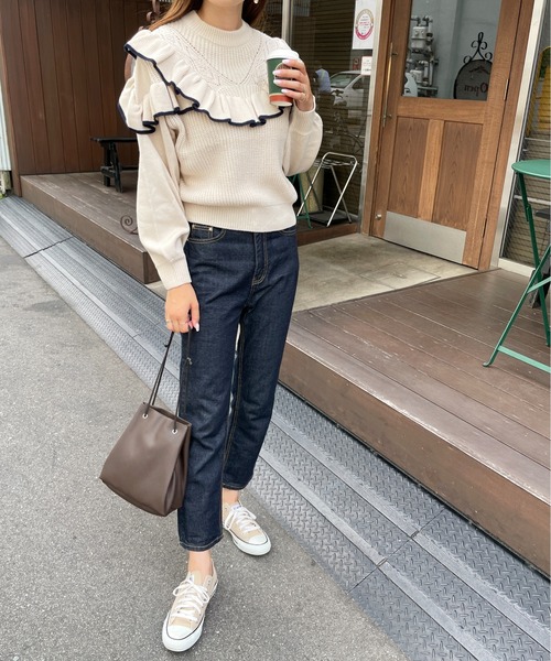 Meli rich（メリーリッチ）の「トレンドライクに。ヨークフリルバイカラーニット（ニット/セーター・レディース・ブラック/グリーン/アイボリー・MEDIUM）」の8枚目の写真