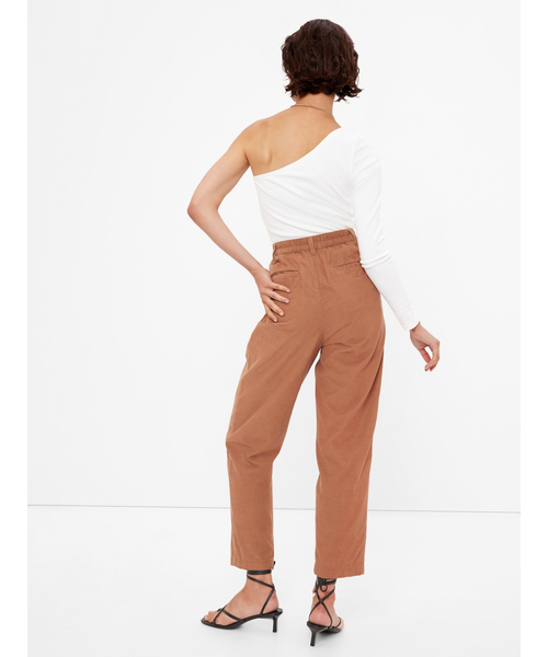 GAP（ギャップ）の「ハイライズ プリーツ テーパード コーデュロイデニム（デニムパンツ・レディース・ベージュ/ブラウン/ブラウン系その他・2/0/4/6/8/10/00/000）」の7枚目の写真