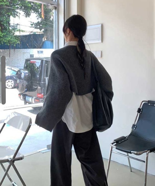 Vipoa(ヴィポア)の「クロスラップショートニット(ニット/セーター・レディース・ブラック/ベージュ/グレー/アイボリー/ブルー・FREE)」の13枚目の写真