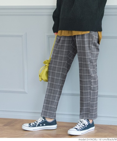 coca(coca)(コカ)の「チェック柄テーパードパンツ(その他パンツ・レディース・ブラック・M/L)」の4枚目の写真