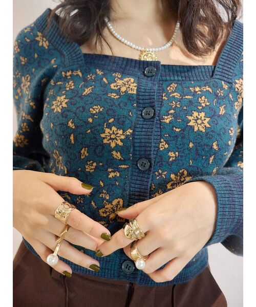 EVRIS（エヴリス）の「フロントボタンフラワージャガードニットトプス（ニット/セーター・レディース・グリーン/ブラック・FREE）」の8枚目の写真