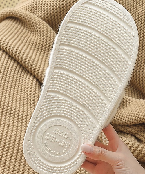 TeddyShop（テディショップ）の「レディース ふわふわボアのやわらか厚底スリッパサンダル 冬 室内履き（ルームシューズ/スリッパ・レディース・グリーン/ピンク/ブラウン/イエロー/オフホワイト/グレー・25cm/24cm/26cm/23cm/27cm）」の9枚目の写真