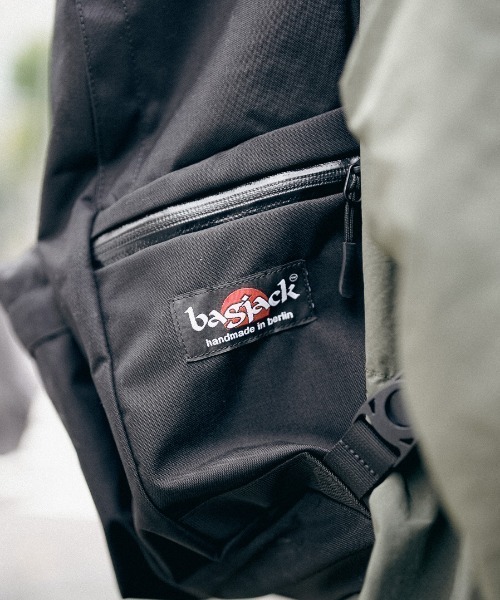 BAGJACK(バッグジャック)の「DAYPACK CLASSIC L BLACK(バックパック/リュック・メンズ・ブラック・FREE)」の9枚目の写真
