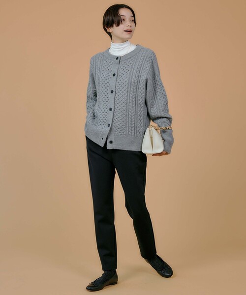 UNFILO(アンフィーロ)の「2WAY ケーブルニット(ニット/セーター・レディース・ライトグレー系/アイボリー系・SMALL/MEDIUM)」の3枚目の写真