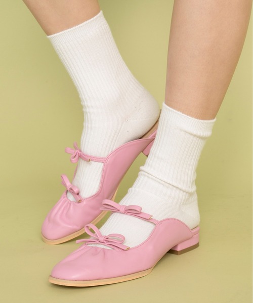 Casselini(キャセリーニ)の「Casselini(キャセリーニ)ギャザーリボンミュール(サンダル・レディース・ピンク/ブラック/シルバー/ホワイト・24.5cm/23.5cm/23cm/24cm/25cm)」の3枚目の写真