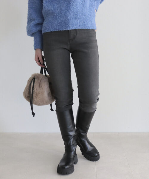 fredy emue（フレディエミュ）の「裏起毛スキニーパンツ（デニムパンツ・レディース・ブラック/チャコールグレー・36/38）」の21枚目の写真