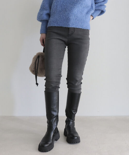 fredy emue（フレディエミュ）の「裏起毛スキニーパンツ（デニムパンツ・レディース・ブラック/チャコールグレー・36/38）」の22枚目の写真
