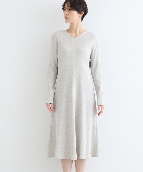 INDIVI(インディヴィ)の「【LIFE/SETUP可能】ワッフルフレアワンピース(ワンピース・レディース・ライトグレー系8/チャコール・34/38)」の4枚目の写真