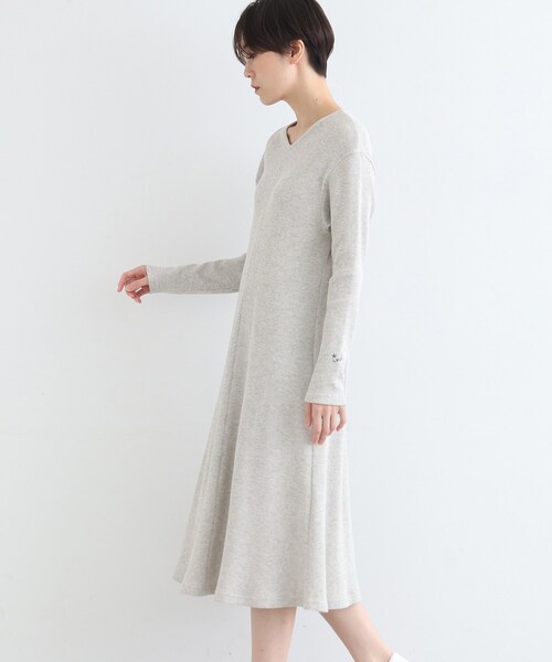 INDIVI(インディヴィ)の「【LIFE/SETUP可能】ワッフルフレアワンピース(ワンピース・レディース・ライトグレー系8/チャコール・34/38)」の11枚目の写真