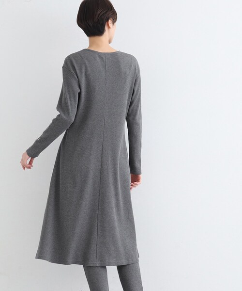 INDIVI(インディヴィ)の「【LIFE/SETUP可能】ワッフルフレアワンピース(ワンピース・レディース・ライトグレー系8/チャコール・34/38)」の15枚目の写真