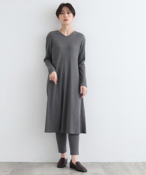 INDIVI(インディヴィ)の「【LIFE/SETUP可能】ワッフルフレアワンピース(ワンピース・レディース・ライトグレー系8/チャコール・34/38)」の16枚目の写真