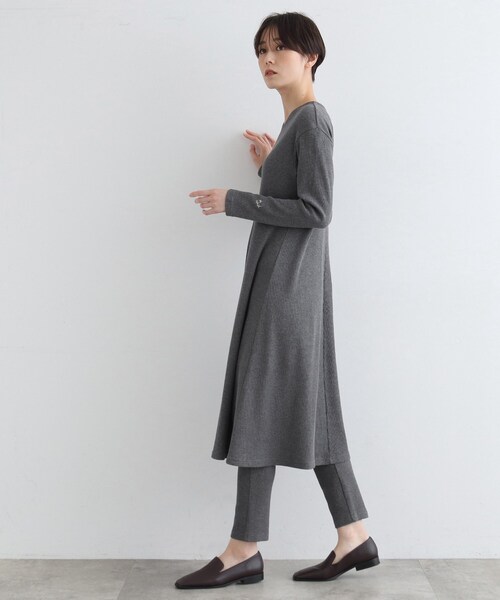 INDIVI(インディヴィ)の「【LIFE/SETUP可能】ワッフルフレアワンピース(ワンピース・レディース・ライトグレー系8/チャコール・34/38)」の17枚目の写真