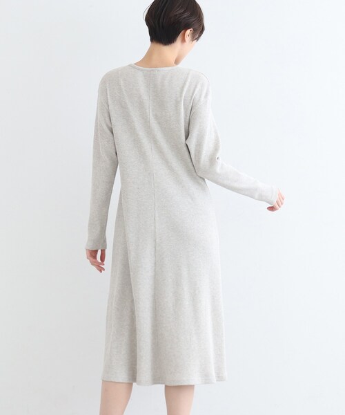 INDIVI(インディヴィ)の「【LIFE/SETUP可能】ワッフルフレアワンピース(ワンピース・レディース・ライトグレー系8/チャコール・34/38)」の20枚目の写真