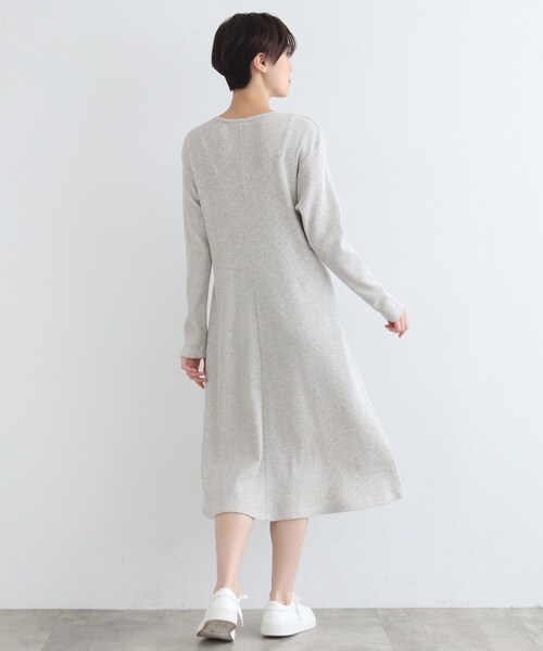 INDIVI(インディヴィ)の「【LIFE/SETUP可能】ワッフルフレアワンピース(ワンピース・レディース・ライトグレー系8/チャコール・34/38)」の21枚目の写真