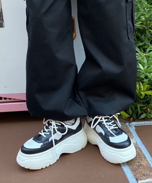 WEGO（ウィゴー）の「WEGO/ボリュームスニーカー（スニーカー・レディース・ブラック/ホワイト/その他1・MEDIUM/LARGE）」の3枚目の写真