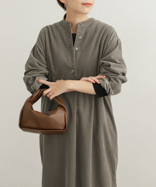 URBAN RESEARCH DOORS(アーバンリサーチドアーズ)の「コーデュロイワンピース(ワンピース・レディース・パープル/ナチュラル/グレー・MEDIUM)」の21枚目の写真